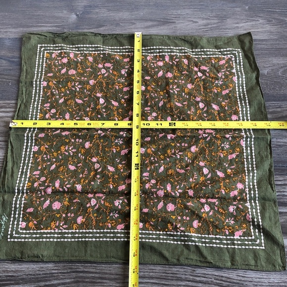 Sezane Green Floral Print Scarf - Picture 8 of 8
